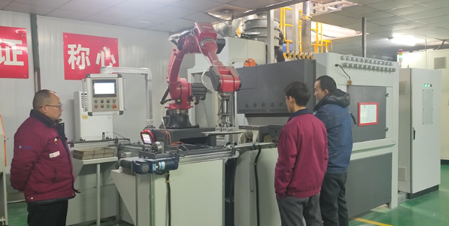 福州喷砂机在模具清理中的专业应用